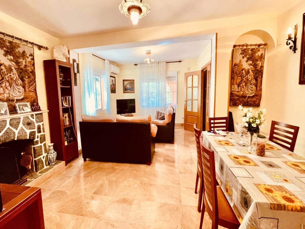 4 bedroom Villa for rent in Rincon de la Victoria with garage - € 2,500 (Ref: 9939251)