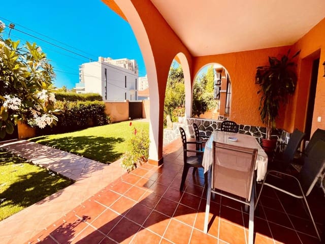 4 Zimmer Villa zu vermieten in Rincón de la Victoria mit Garage - 2.500 € (Ref: 9939251)