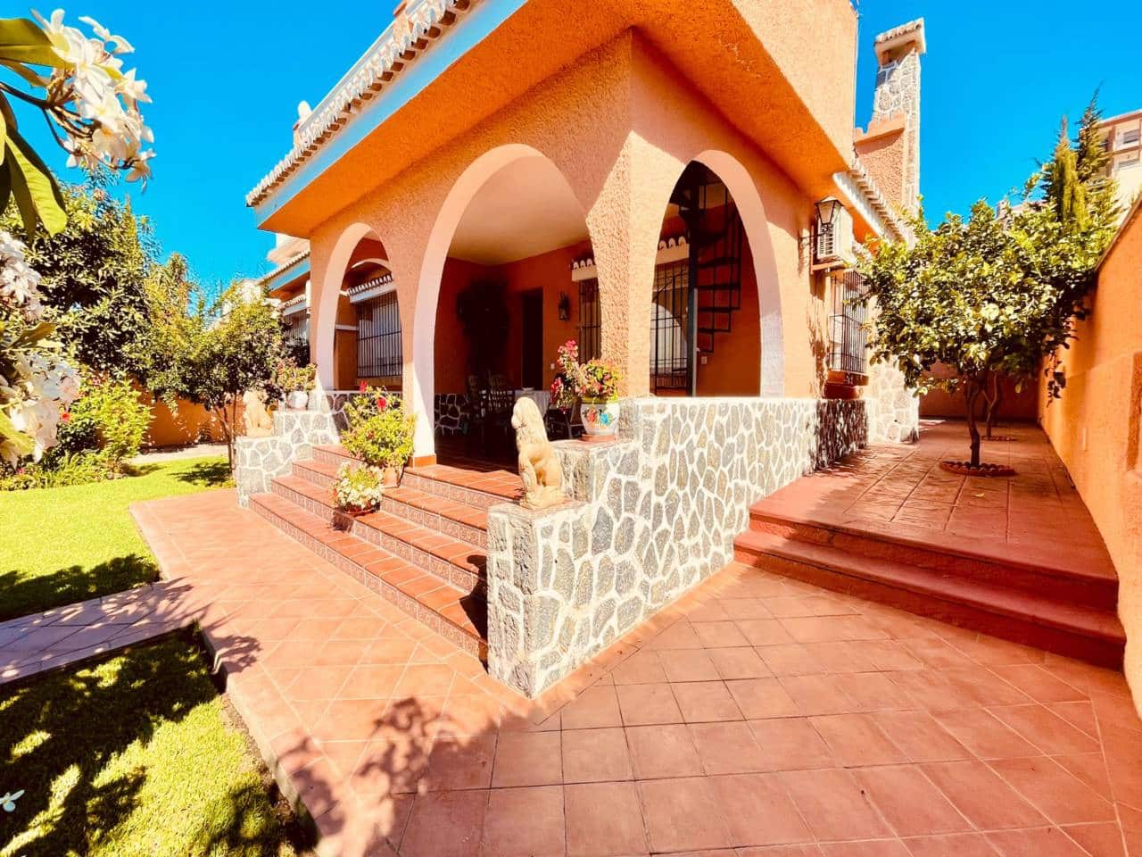 4 bedroom Villa for rent in Rincon de la Victoria with garage - € 2,500 (Ref: 9939251)