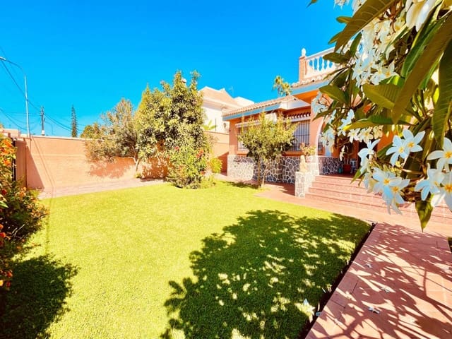 4 Zimmer Villa zu vermieten in Rincón de la Victoria mit Garage - 2.500 € (Ref: 9939251)