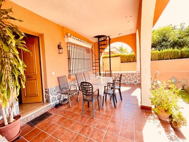 4 Zimmer Villa zu vermieten in Rincón de la Victoria mit Garage - 2.500 € (Ref: 9939251)