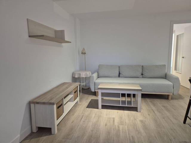 1 Zimmer Doppelhaus zu vermieten in Rincón de la Victoria mit Garage - 800 € (Ref: 9967078)