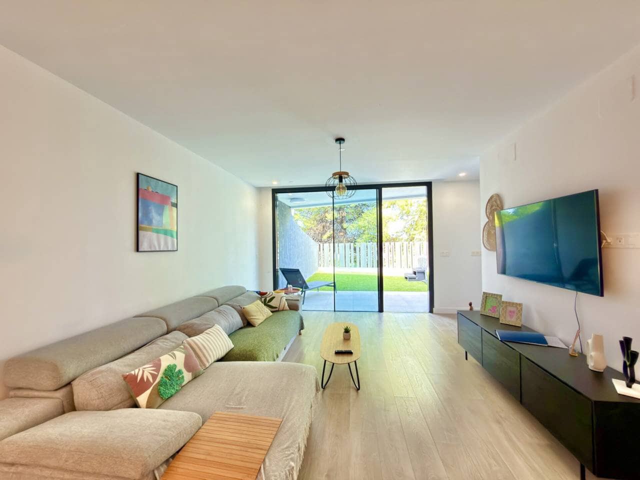 Adosado de 3 habitaciones en Vélez-Málaga en venta con piscina garaje - 495.000 € (Ref: 9967079)