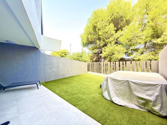 Adosado de 3 habitaciones en Vélez-Málaga en venta con piscina garaje - 495.000 € (Ref: 9967079)