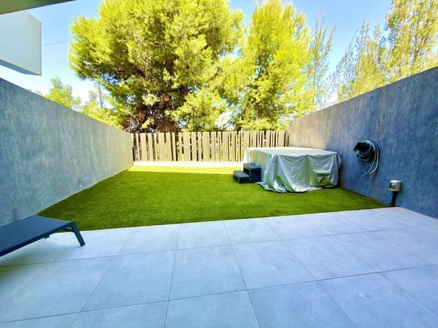 Adosado de 3 habitaciones en Vélez-Málaga en venta con piscina garaje - 495.000 € (Ref: 9967079)