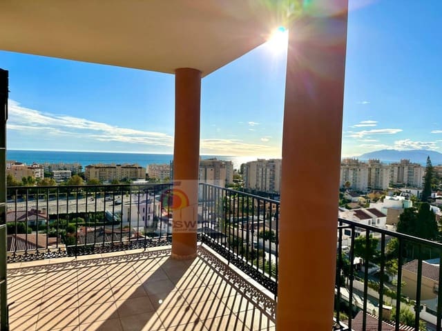 4 soveværelse Villa til salg i Rincón de la Victoria med swimmingpool garage - € 850.000 (Ref: 9974539)