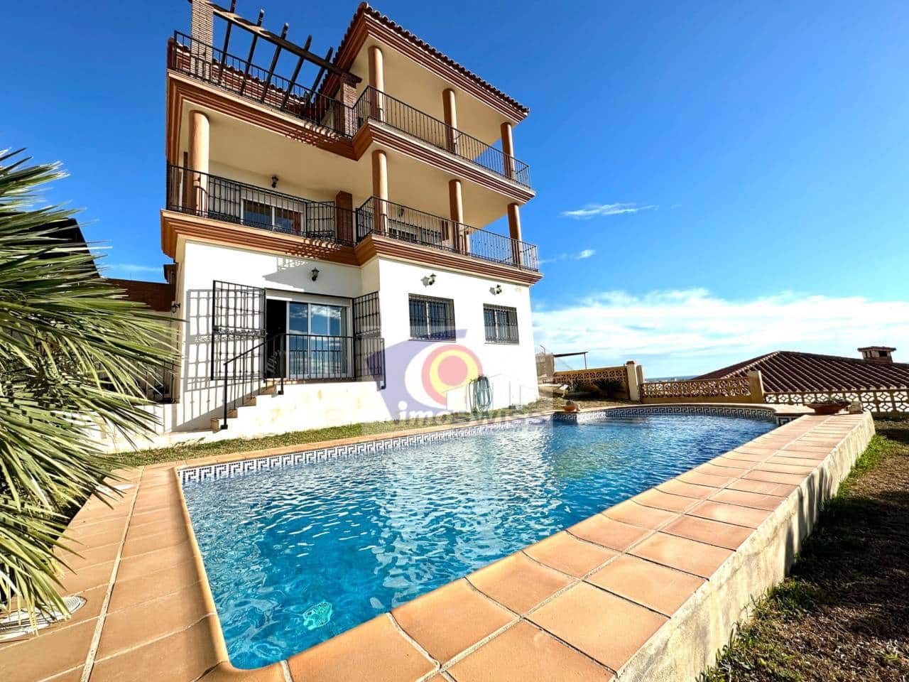 4 soveværelse Villa til salg i Rincon de la Victoria med swimmingpool garage - € 850.000 (Ref: 9974539)