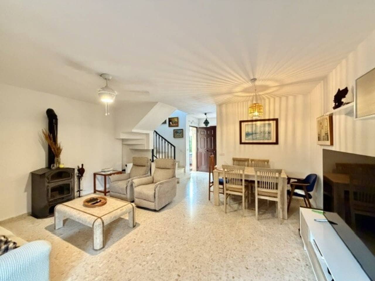 3 bedroom Semi-detached Villa for rent in Velez-Malaga with pool garage - € 1,600 (Ref: 9974540)