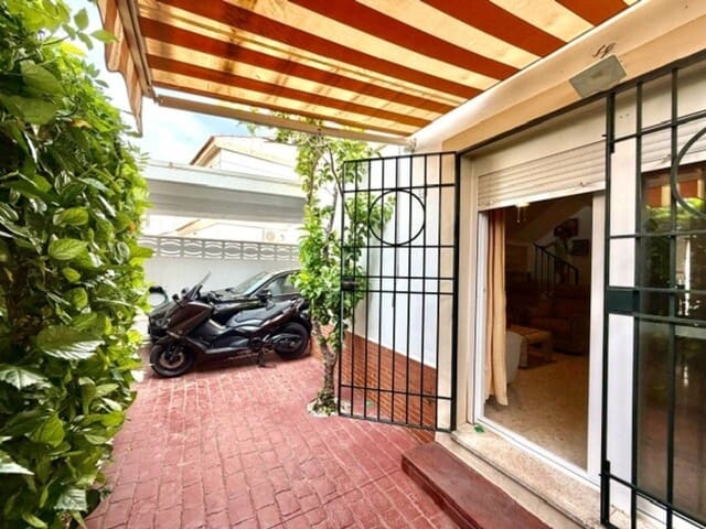 3 soverom Kjedet enebolig til leie i Vélez-Málaga med svømmebasseng garasje - € 1 600 (Ref: 9974540)