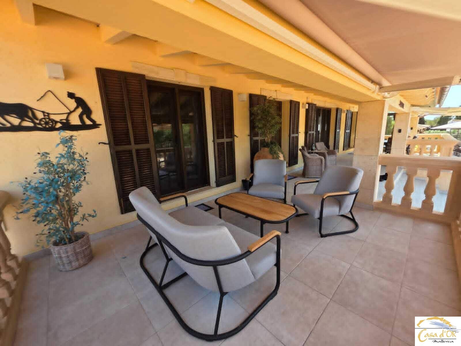 5 bedroom Finca/Country House for sale in S'Illot with pool garage - € 1,750,000 (Ref: 10016784)
