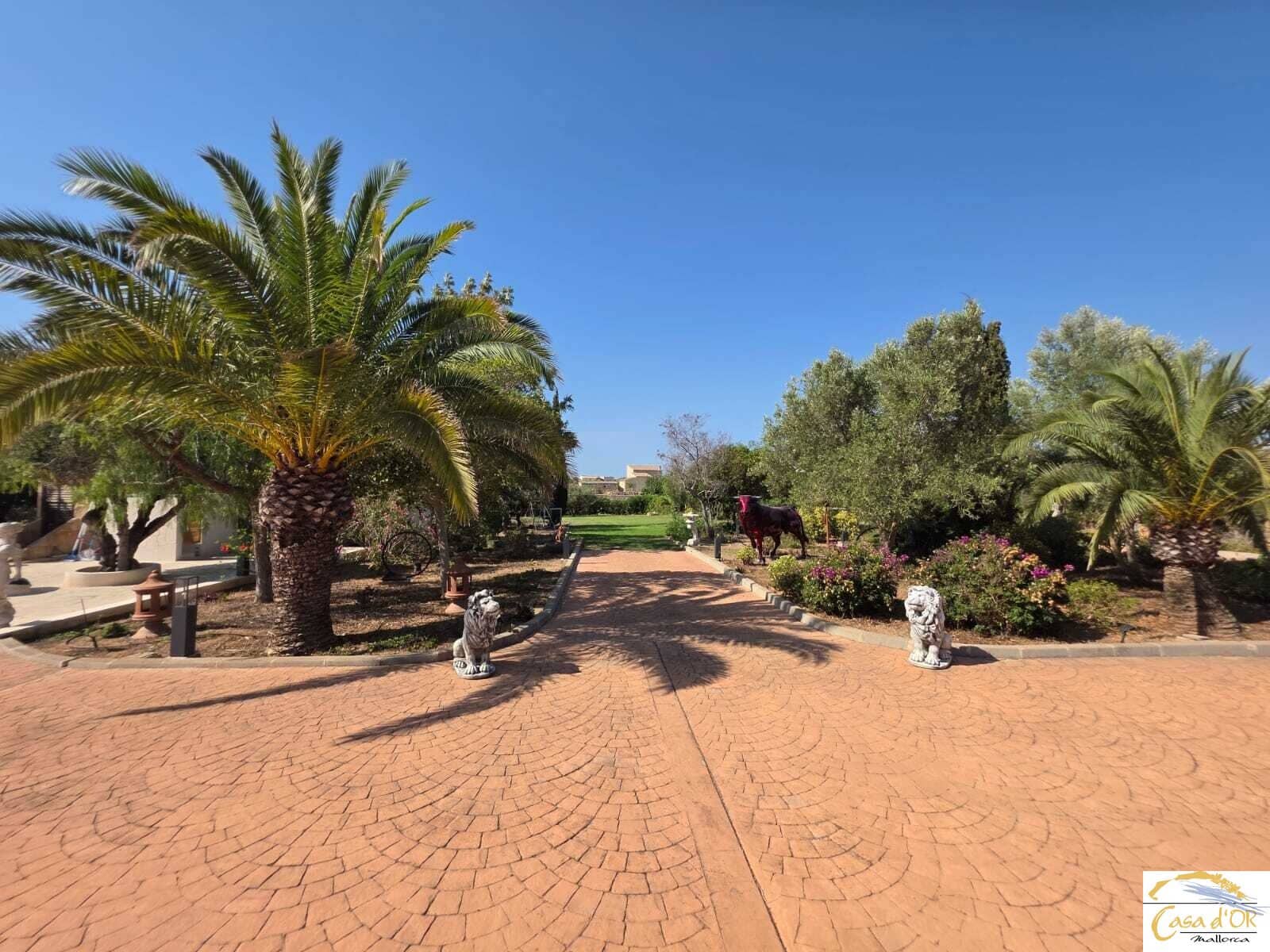 5 bedroom Finca/Country House for sale in S'Illot with pool garage - € 1,750,000 (Ref: 10016784)