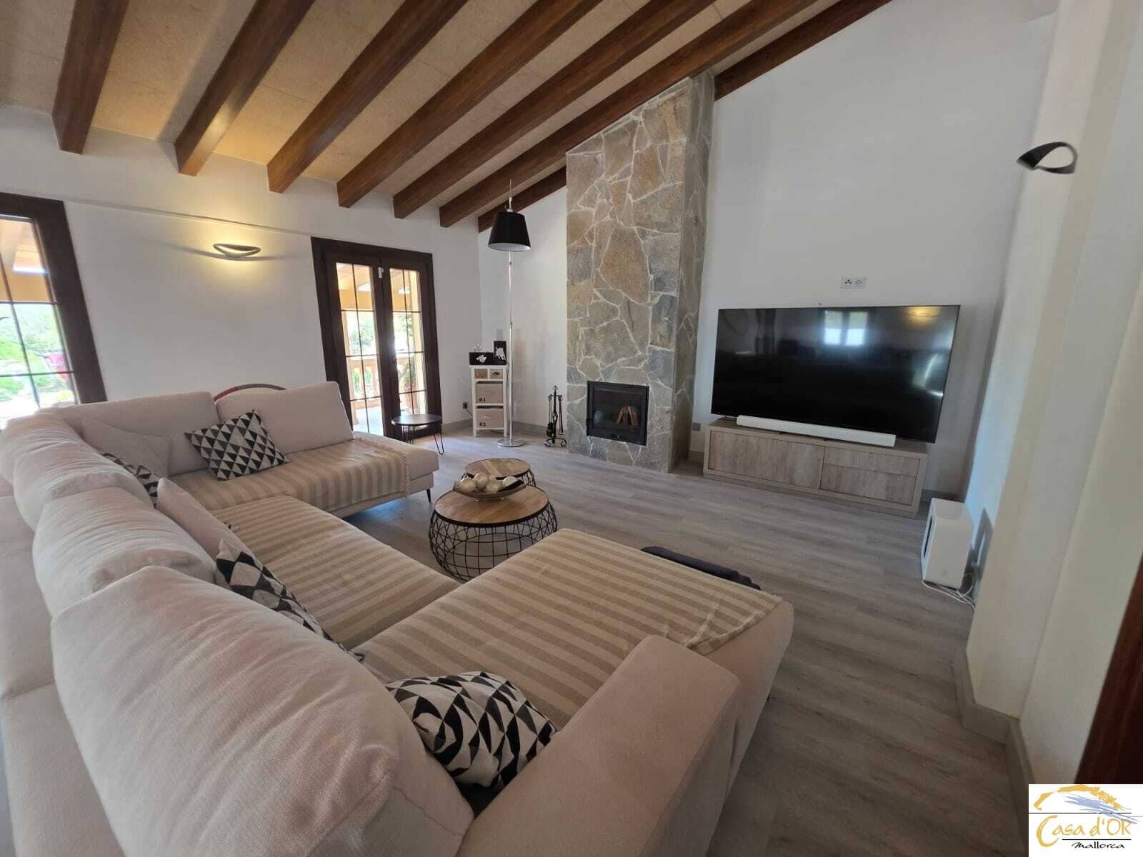 5 bedroom Finca/Country House for sale in S'Illot with pool garage - € 1,750,000 (Ref: 10016784)