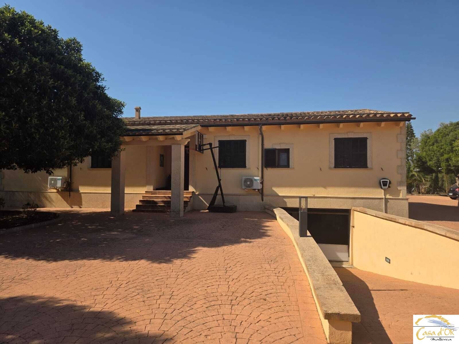 5 bedroom Finca/Country House for sale in S'Illot with pool garage - € 1,750,000 (Ref: 10016784)