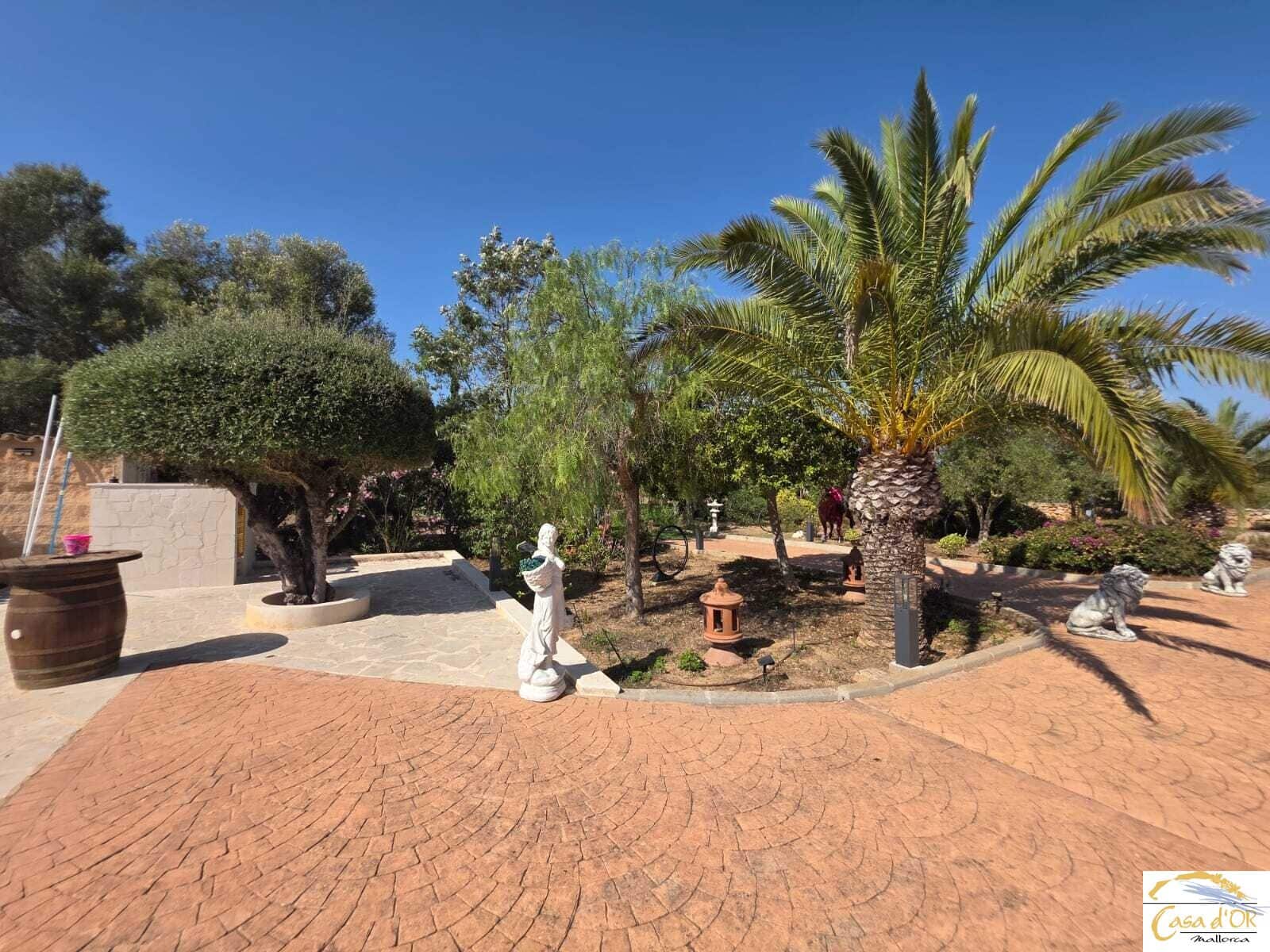 5 bedroom Finca/Country House for sale in S'Illot with pool garage - € 1,750,000 (Ref: 10016784)