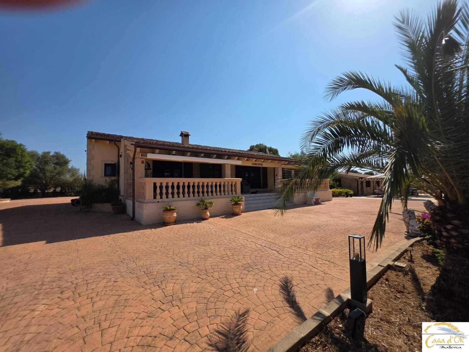 5 bedroom Finca/Country House for sale in S'Illot with pool garage - € 1,750,000 (Ref: 10016784)