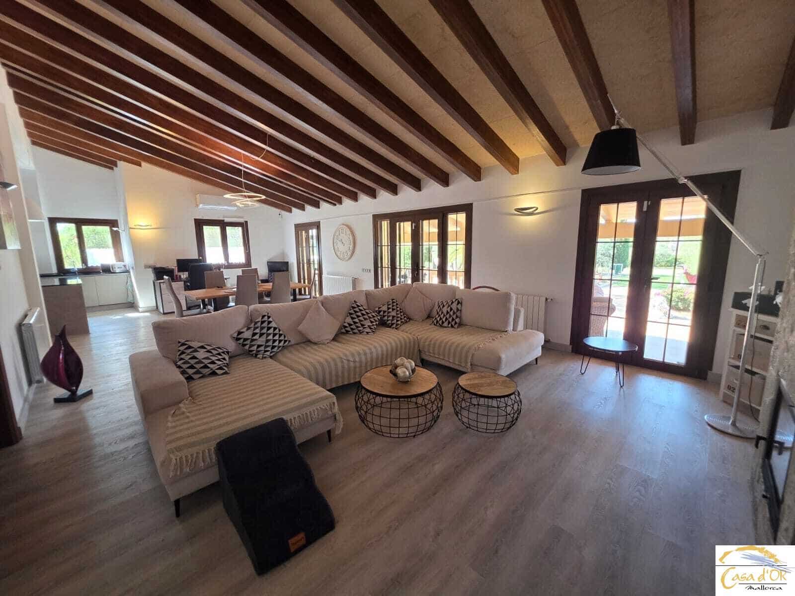 5 bedroom Finca/Country House for sale in S'Illot with pool garage - € 1,750,000 (Ref: 10016784)