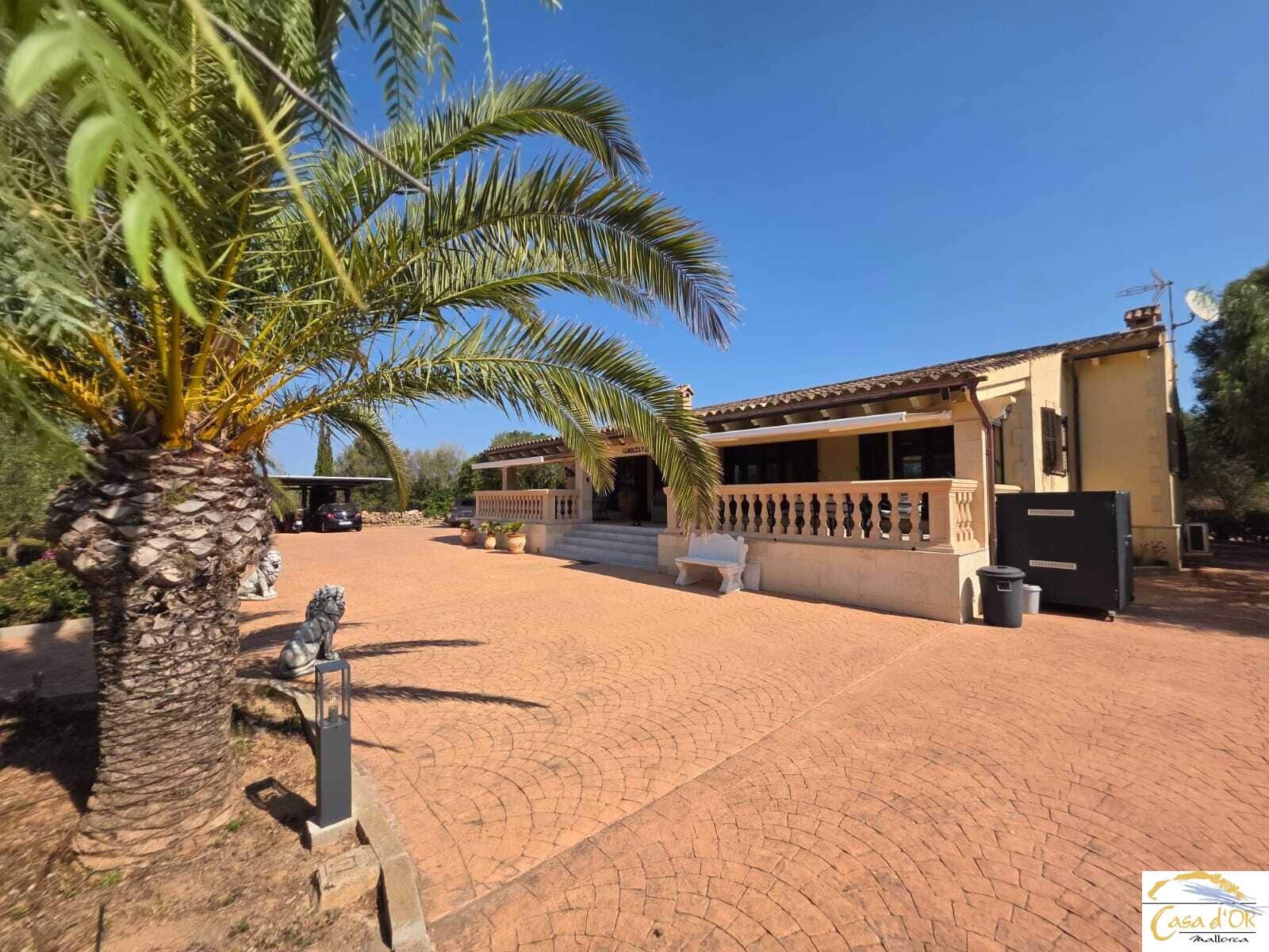 5 bedroom Finca/Country House for sale in S'Illot with pool garage - € 1,750,000 (Ref: 10016784)