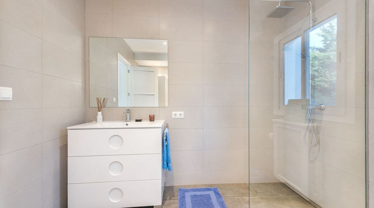 4 bedroom Villa for sale in Sol de Mallorca with pool garage - € 2,495,000 (Ref: 7375332)