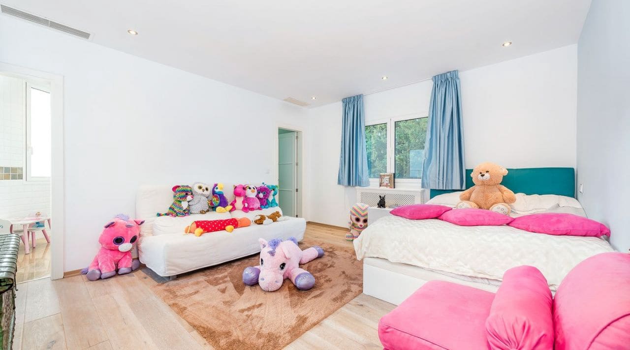 4 bedroom Villa for sale in Sol de Mallorca with pool garage - € 2,495,000 (Ref: 7375332)