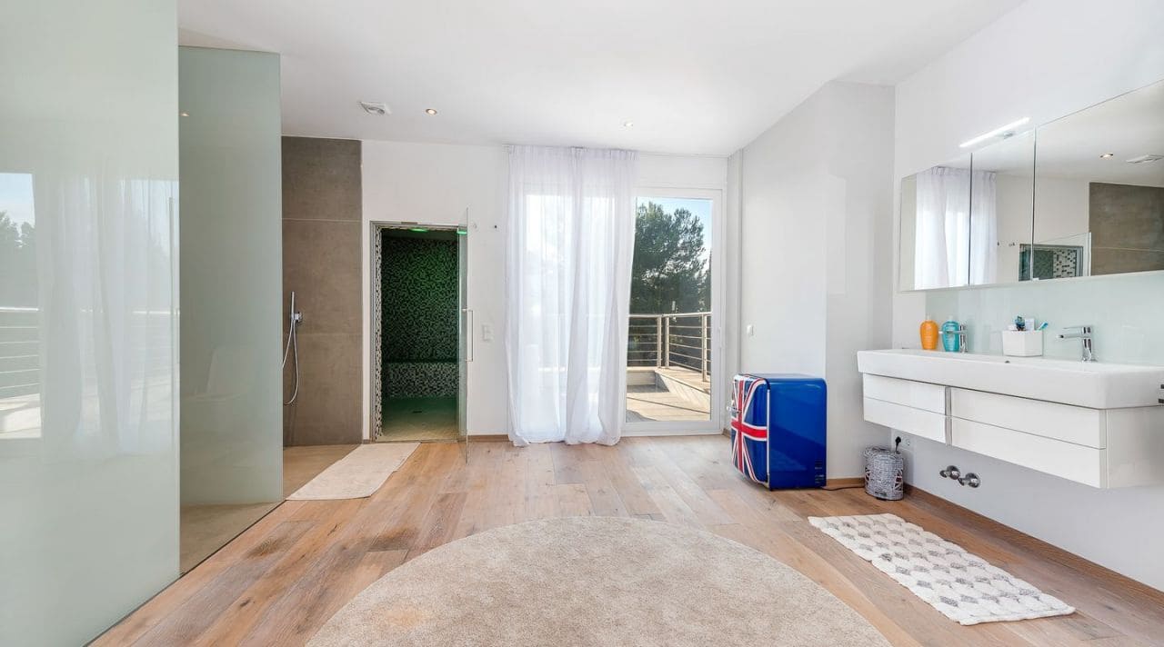 4 bedroom Villa for sale in Sol de Mallorca with pool garage - € 2,495,000 (Ref: 7375332)