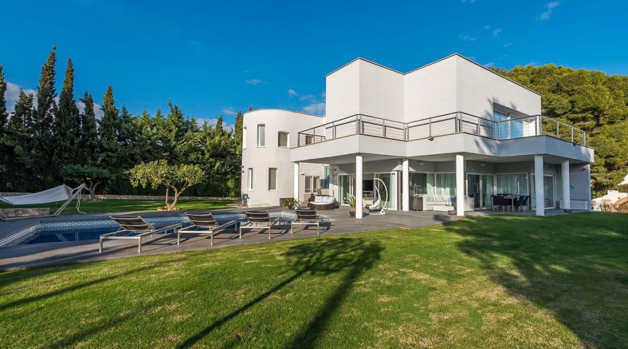 4 bedroom Villa for sale in Sol de Mallorca with pool garage - € 2,495,000 (Ref: 7375332)