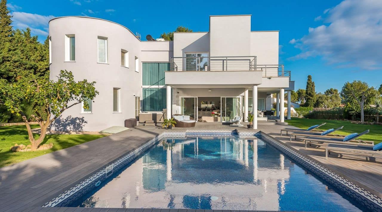 4 bedroom Villa for sale in Sol de Mallorca with pool garage - € 2,495,000 (Ref: 7375332)