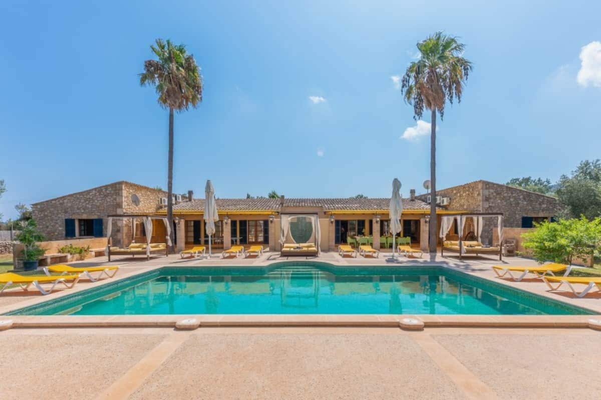 6 soveværelse Finca/Landehus til salg i Canyamel med swimmingpool - € 2.200.000 (Ref: 7375337)