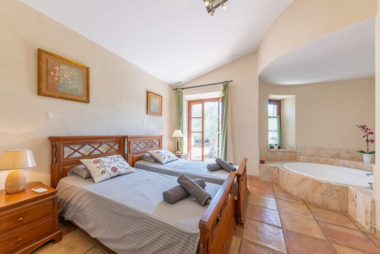 6 soveværelse Finca/Landehus til salg i Canyamel med swimmingpool - € 2.200.000 (Ref: 7375337)