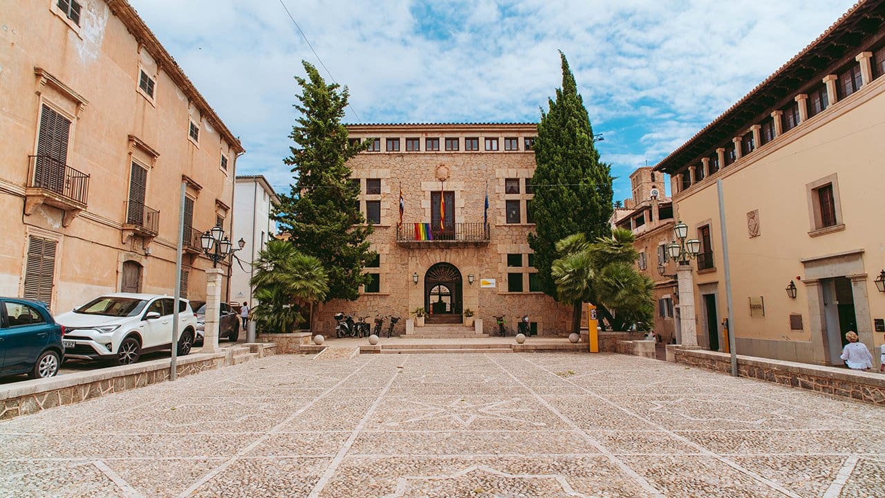 6 soveværelse Finca/Landehus til salg i Canyamel med swimmingpool - € 2.200.000 (Ref: 7375337)