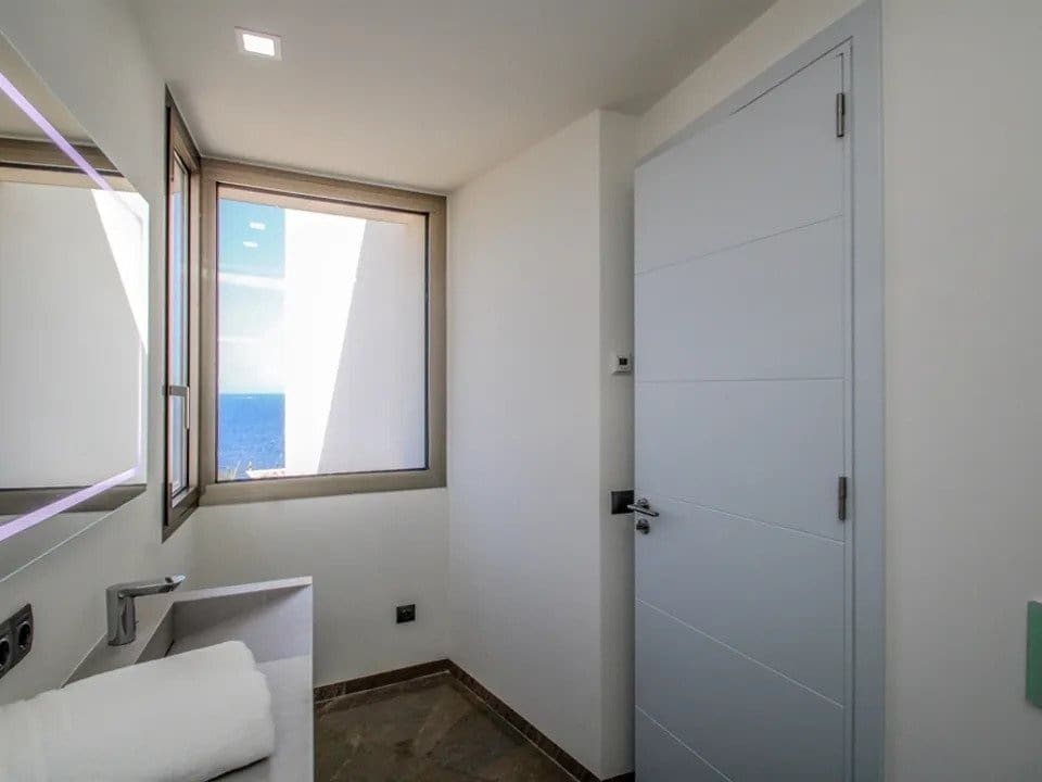 5 sypialnia Willa na sprzedaż w El Toro / Port Adriano z basenem garażem - 8 600 000 € (Ref: 7416461)