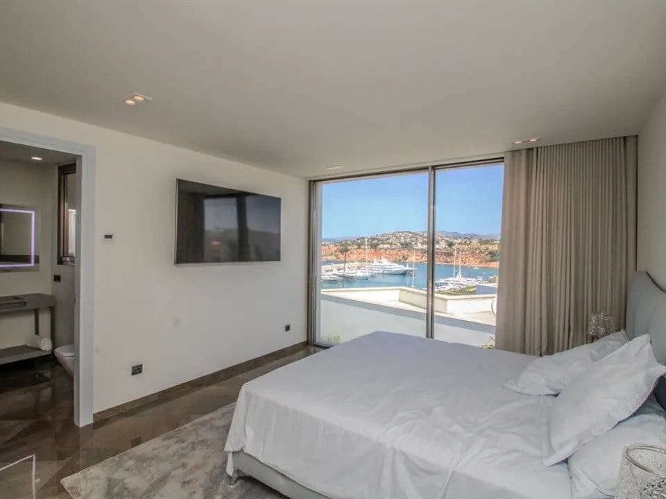 5 sypialnia Willa na sprzedaż w El Toro / Port Adriano z basenem garażem - 8 600 000 € (Ref: 7416461)