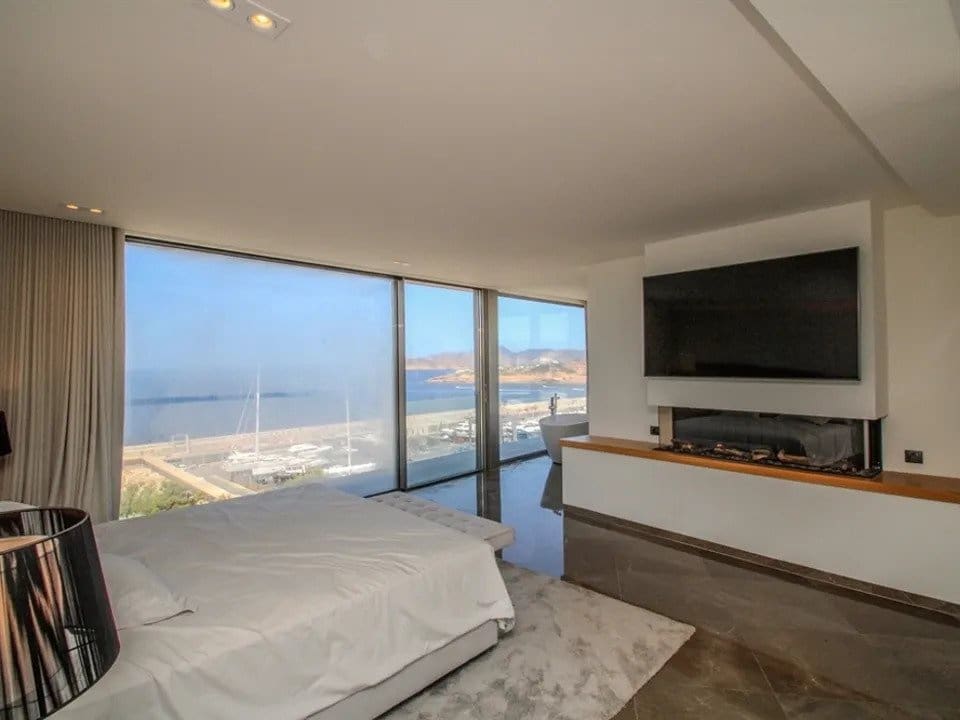 5 sypialnia Willa na sprzedaż w El Toro / Port Adriano z basenem garażem - 8 600 000 € (Ref: 7416461)