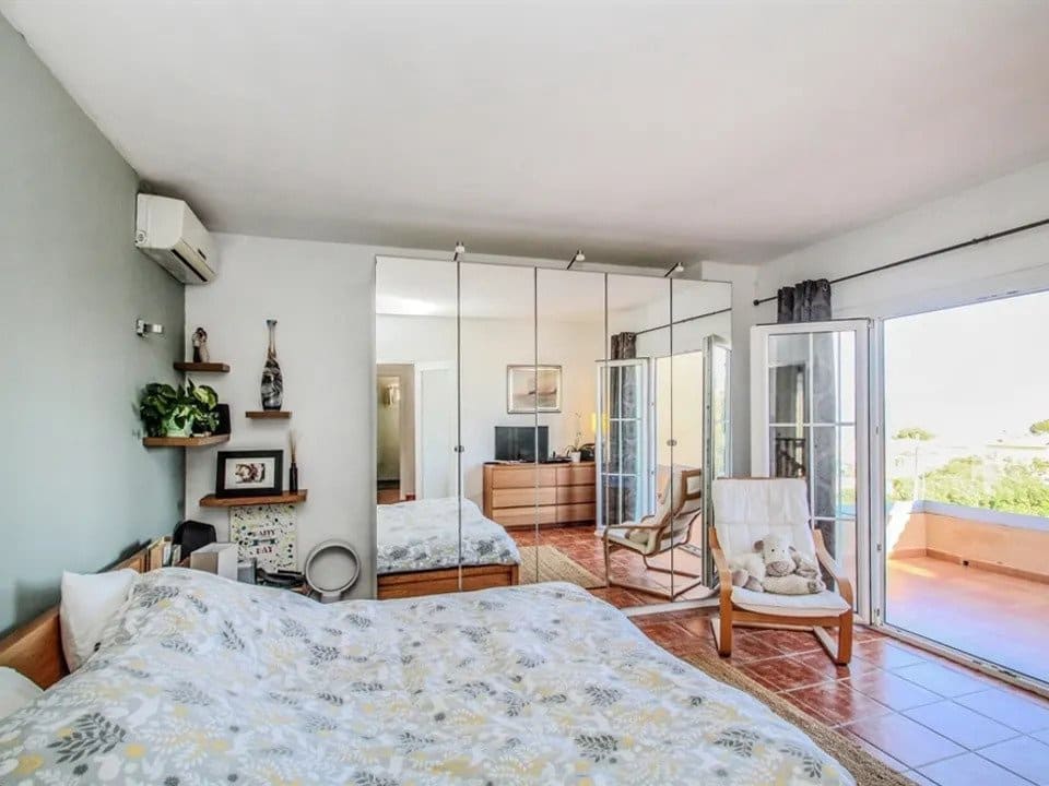 4 soveværelse Semi-Rækkehus til salg i Badia Blava med swimmingpool garage - € 615.000 (Ref: 7429723)