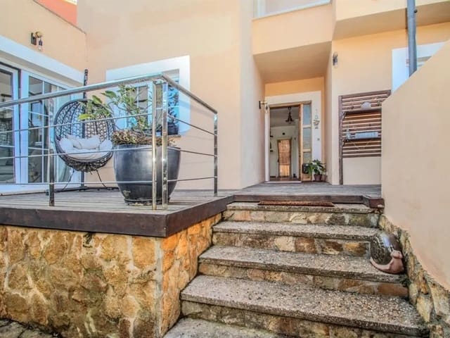 4 quarto Moradia Geminada para venda em Badia Blava, Llucmajor com piscina garagem - 615 000 € (Ref: 7429723)