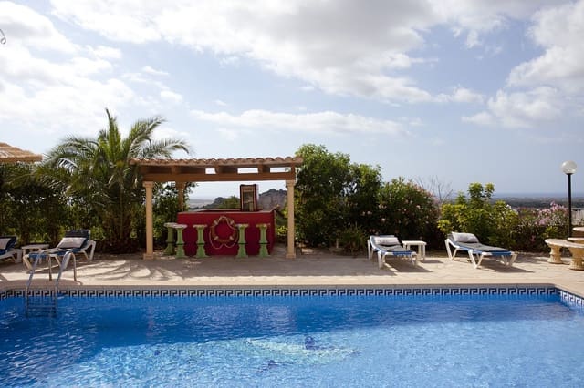 5 slaapkamer Finca/Landhuis te koop in Sant Llorenç des Cardassar met zwembad - € 1.595.000 (Ref: 8227222)