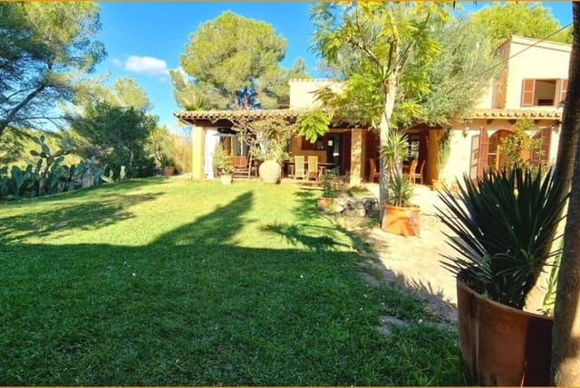 5 soveværelse Finca/Landehus til salg i Artà med swimmingpool garage - € 1.595.000 (Ref: 9066662)