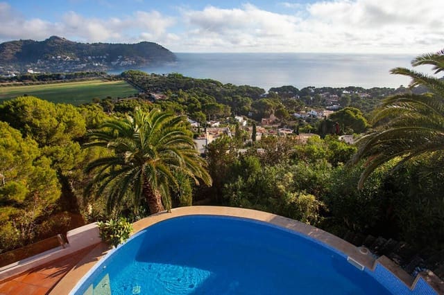 4 soveværelse Villa til salg i Canyamel, Capdepera med swimmingpool garage - € 1.595.000 (Ref: 9066667)