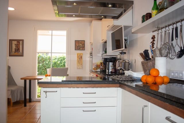 6 soverom Villa til salgs i Sa Coma, Sant Llorenç des Cardassar med svømmebasseng garasje - € 1 150 000 (Ref: 9066668)