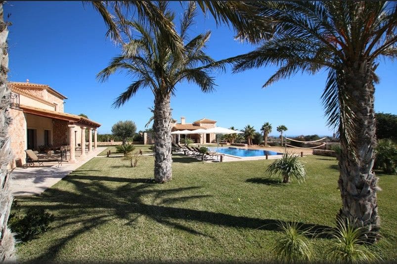 7 bedroom Finca/Country House for sale in Portocolom with pool - € 3,650,000 (Ref: 9868039)