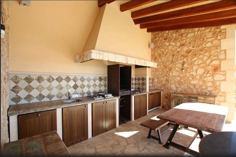 7 bedroom Finca/Country House for sale in Portocolom with pool - € 3,650,000 (Ref: 9868039)