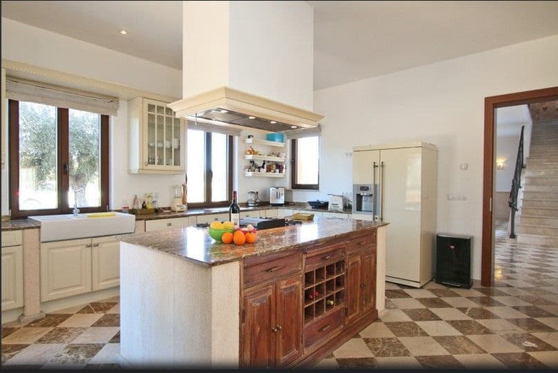 7 bedroom Finca/Country House for sale in Portocolom with pool - € 3,650,000 (Ref: 9868039)