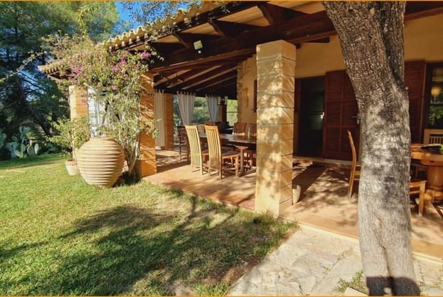 5 quarto Quinta/Casa Rural para venda em Artà com piscina garagem - 1 595 000 € (Ref: 9883602)