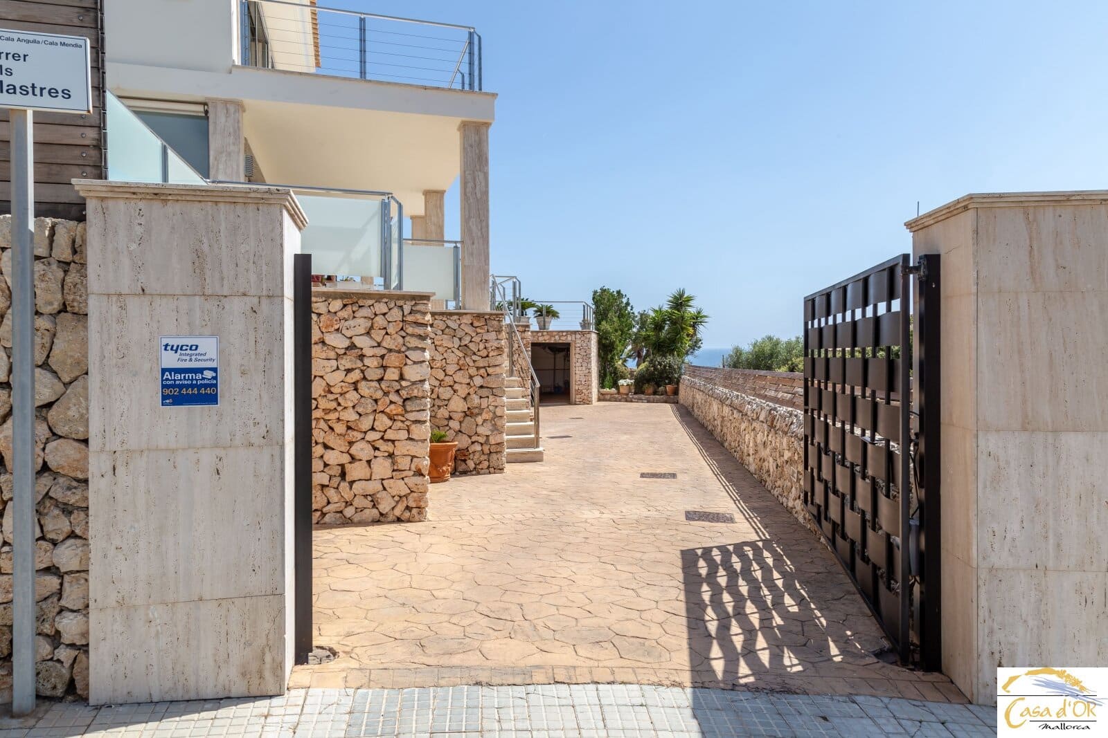 3 soverom Villa til salgs i Portocristo / Port de Manacor med svømmebasseng garasje - € 3 100 000 (Ref: 9889551)