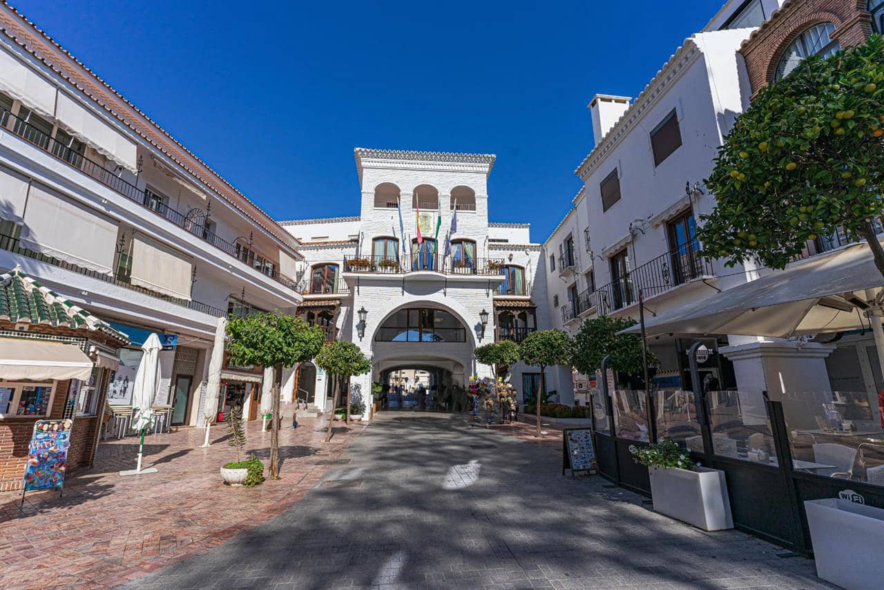 4 soveværelse Villa til salg i Nerja - € 800.000 (Ref: 8387973)