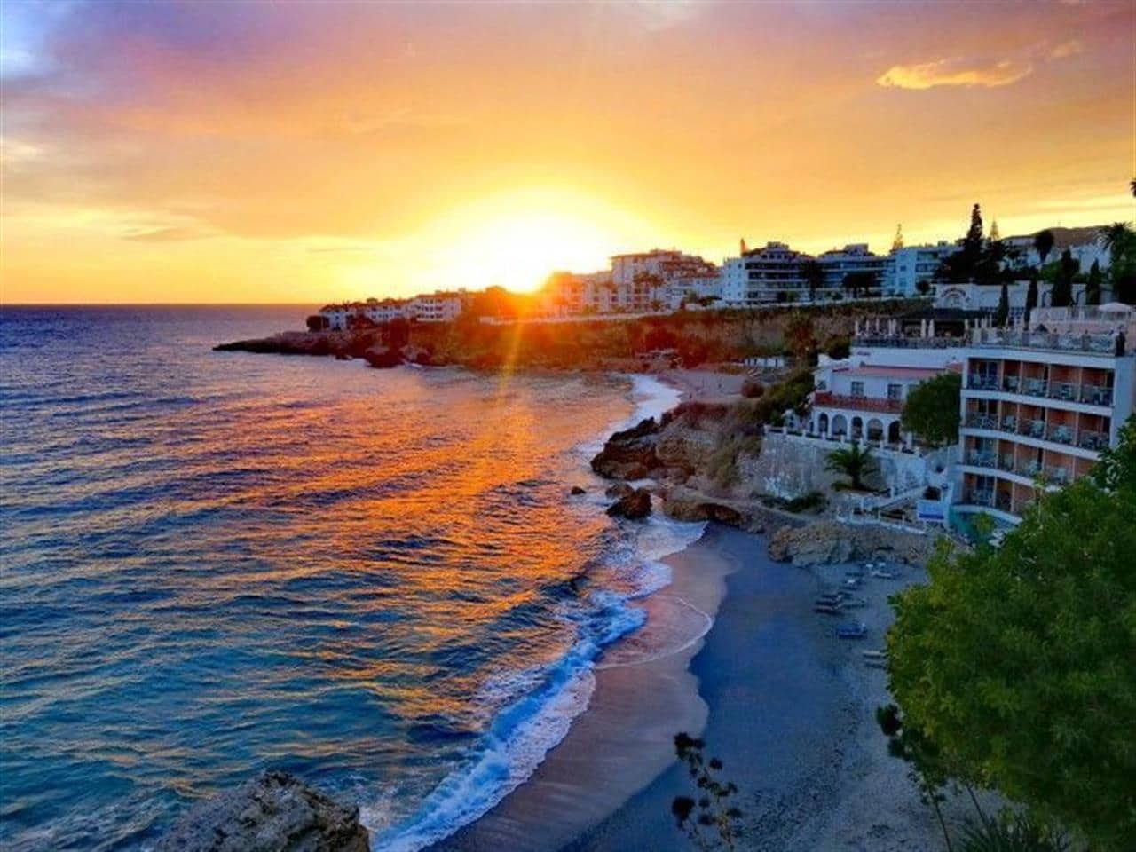 4 soveværelse Villa til salg i Nerja - € 800.000 (Ref: 8387973)