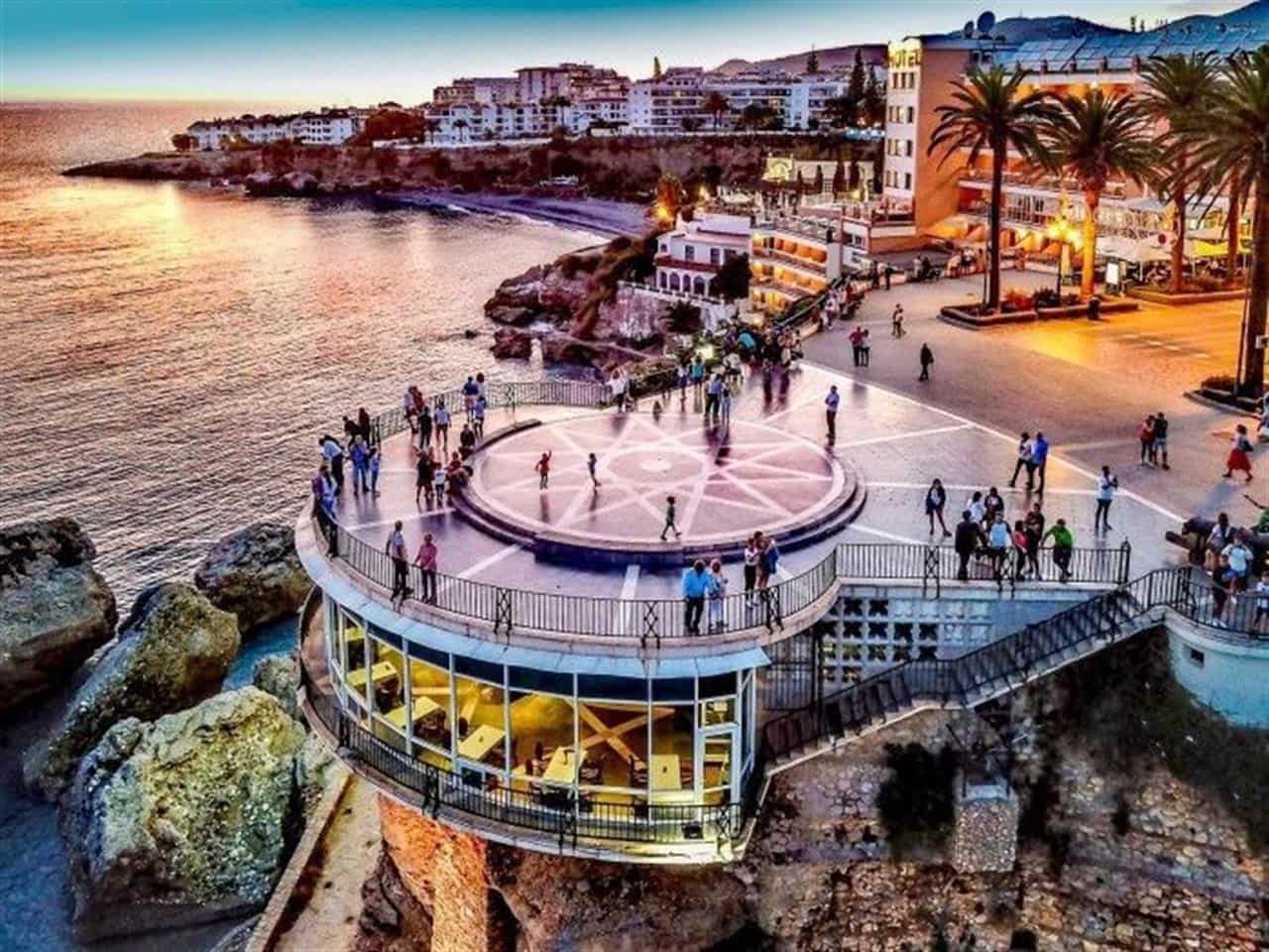 4 soveværelse Villa til salg i Nerja - € 800.000 (Ref: 8387973)