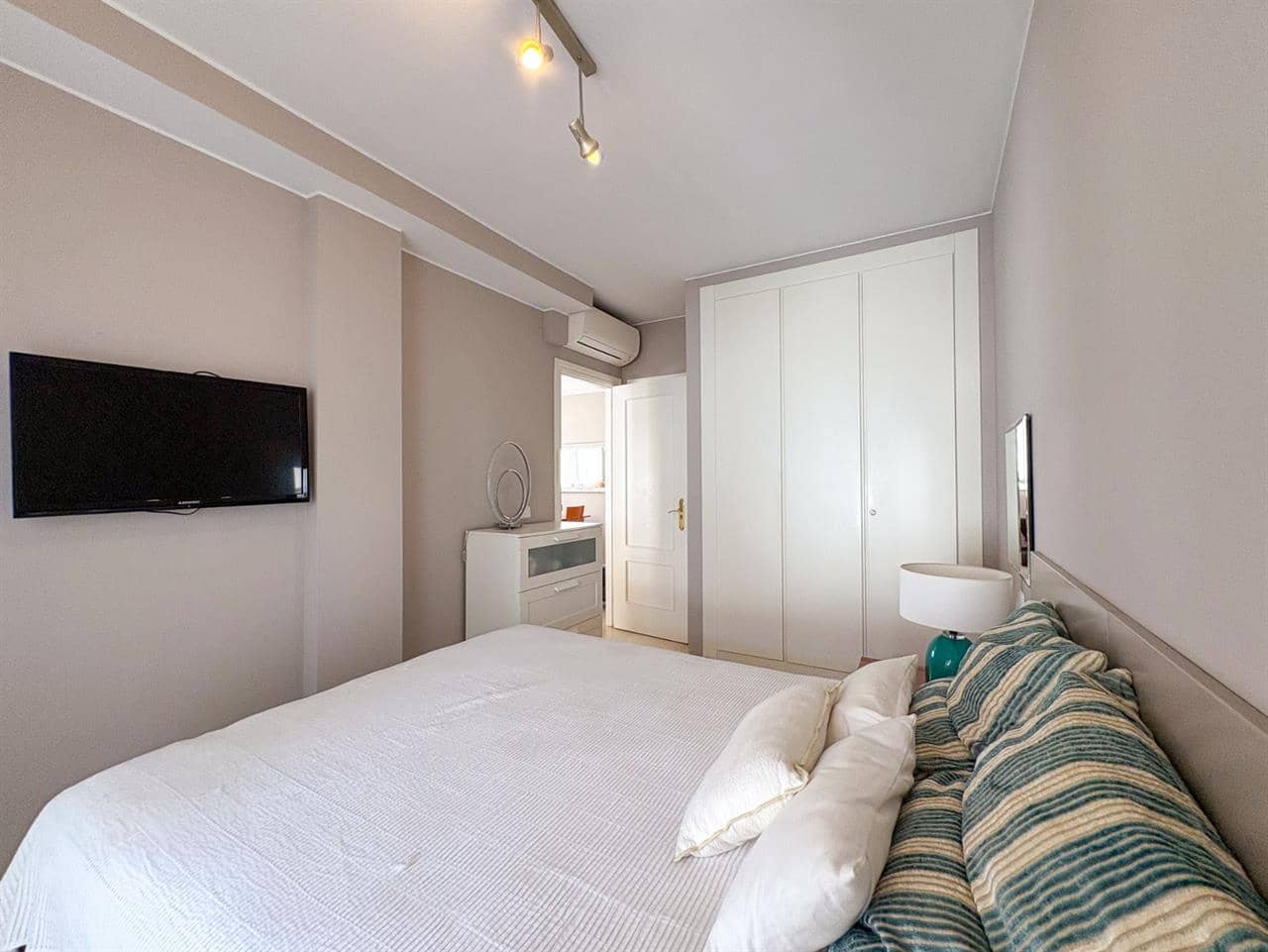 2 soveværelse Lejlighed til salg i Nerja med swimmingpool - € 378.000 (Ref: 9126630)