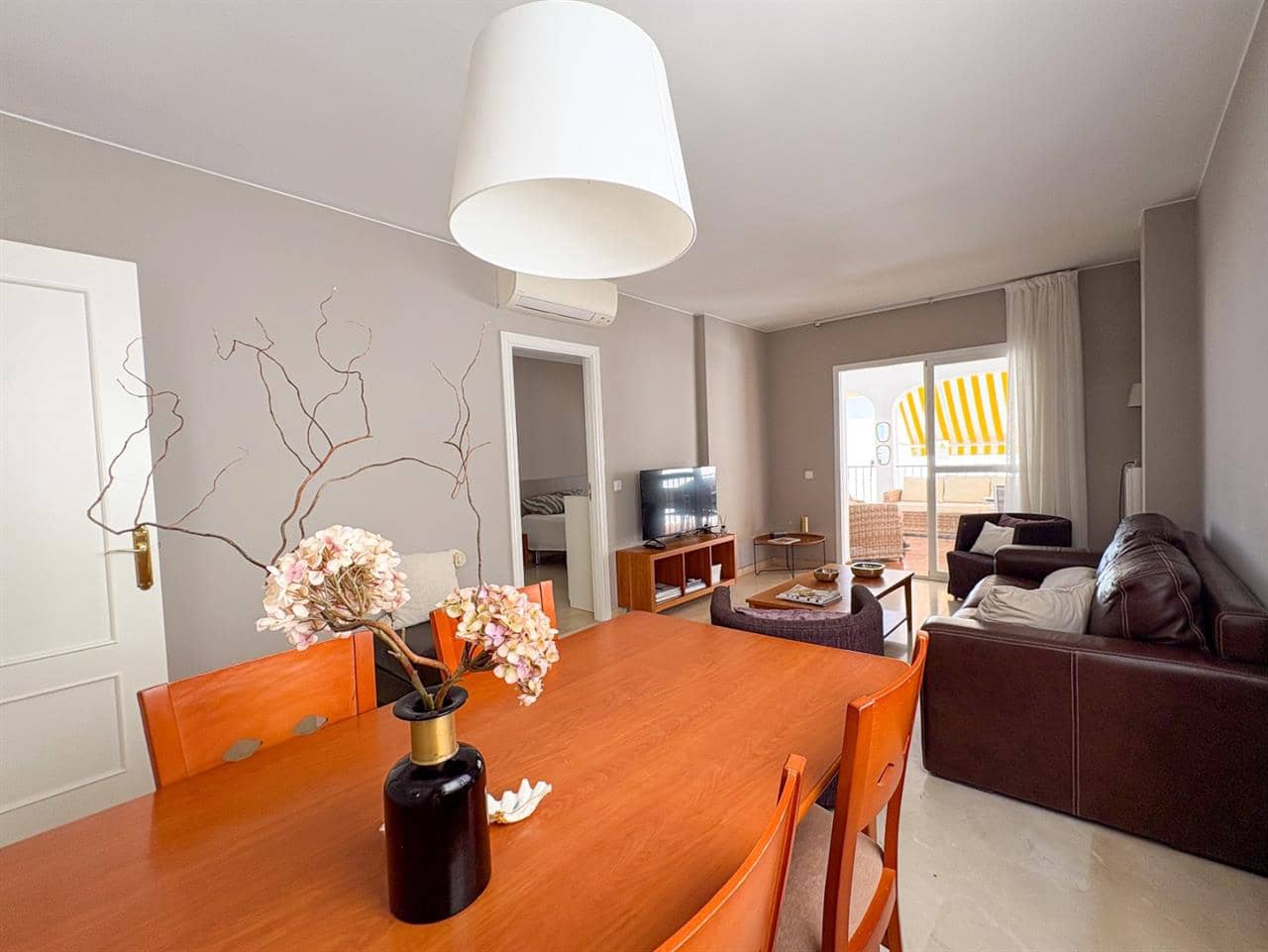 2 soveværelse Lejlighed til salg i Nerja med swimmingpool - € 378.000 (Ref: 9126630)