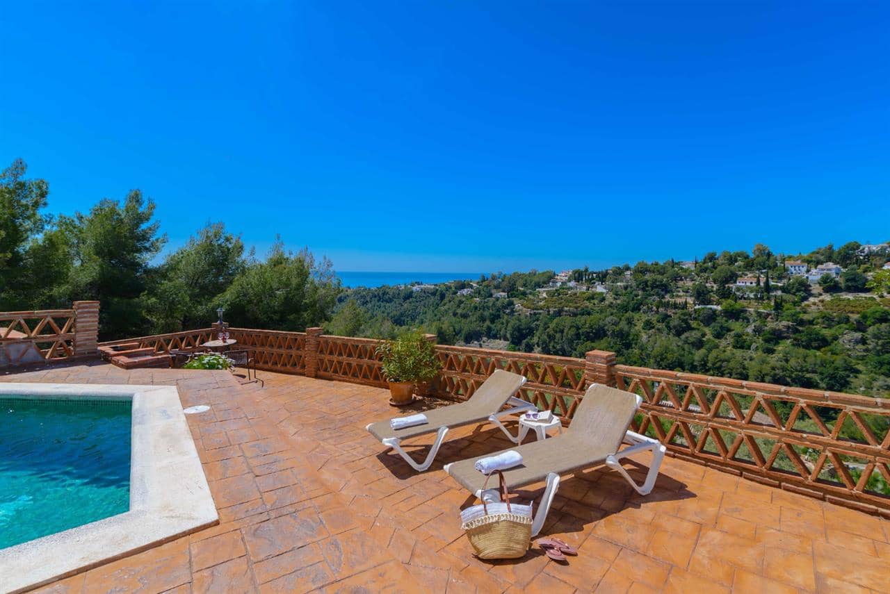 2 bedroom Villa for sale in Frigiliana with pool - € 430,000 (Ref: 9508512)