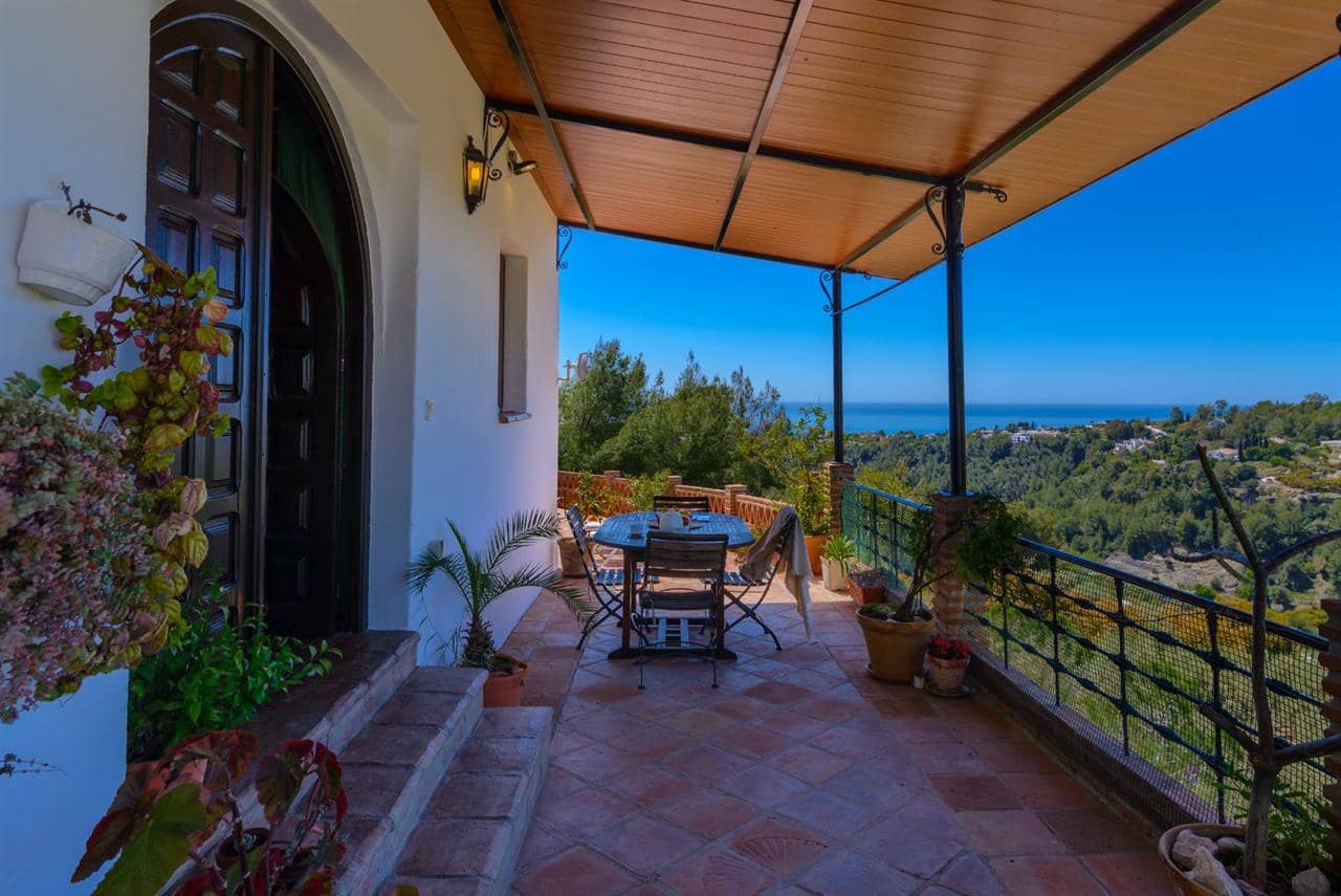 2 bedroom Villa for sale in Frigiliana with pool - € 430,000 (Ref: 9508512)